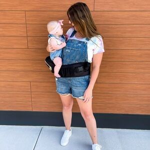 Tushbaby Hip Carrier - Like New